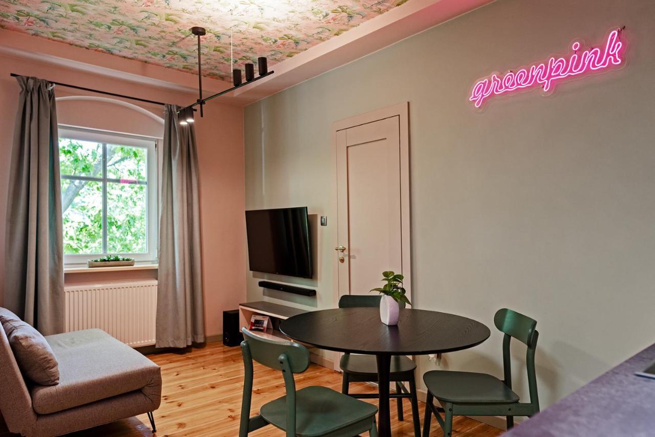 W12 Home Station - Apartement Greenpink Зелёна-Гура Экстерьер фото