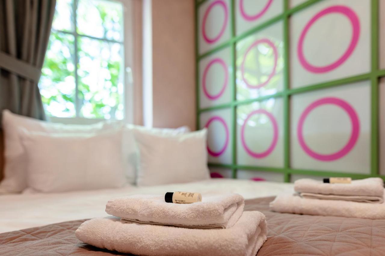 W12 Home Station - Apartement Greenpink Зелёна-Гура Экстерьер фото